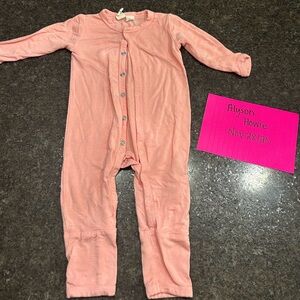 Kyte baby peach romper
0-3
$23